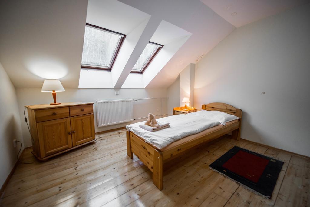 Plejsy Hotel Krompachy Buitenkant foto