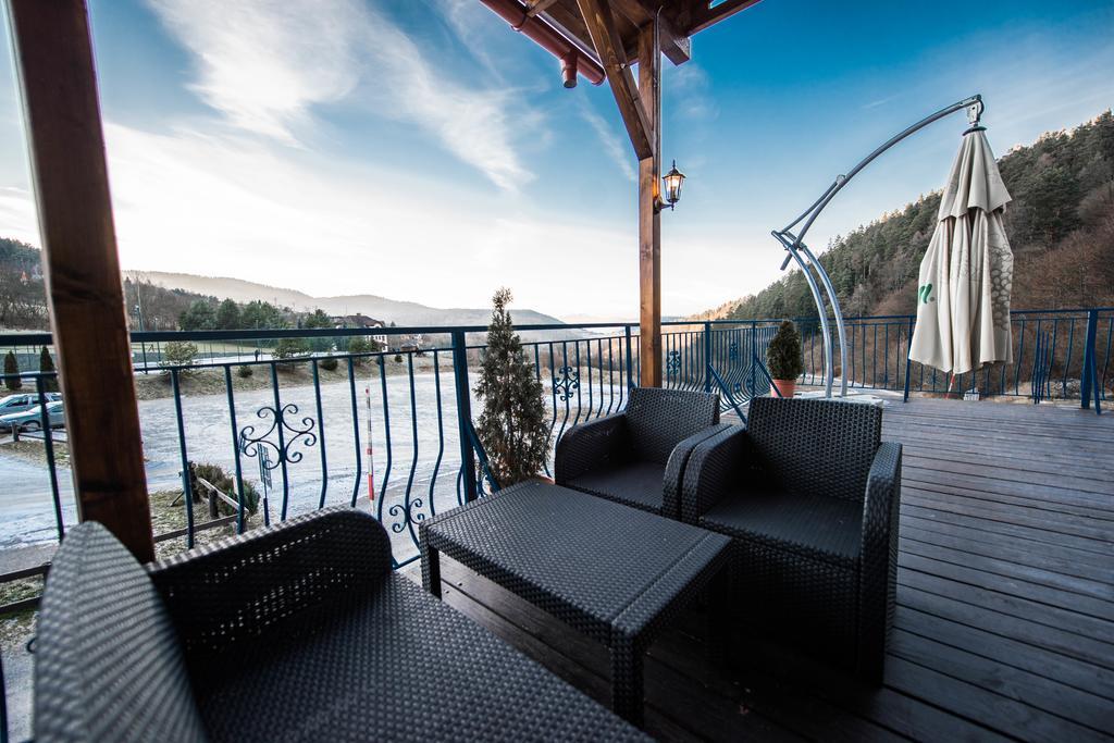 Plejsy Hotel Krompachy Buitenkant foto