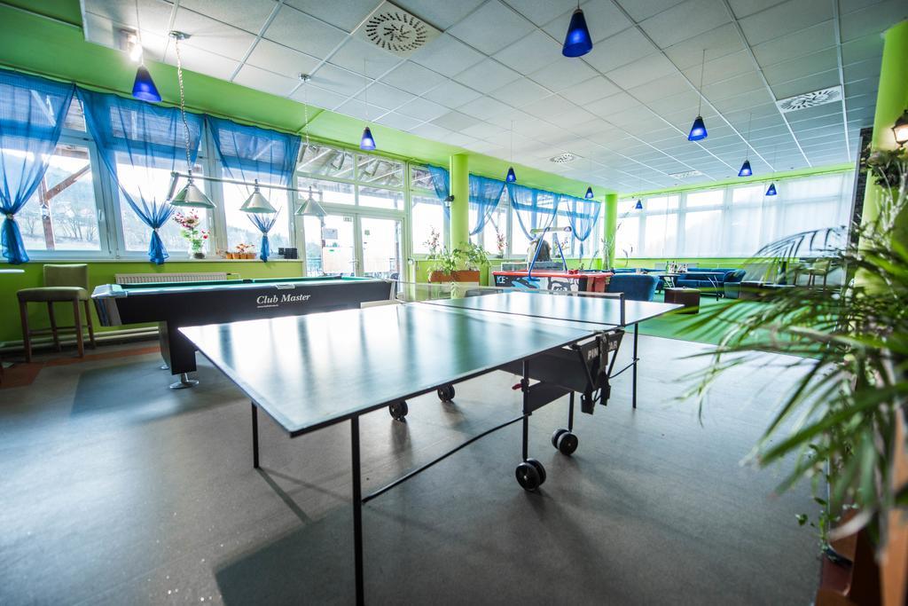 Plejsy Hotel Krompachy Buitenkant foto