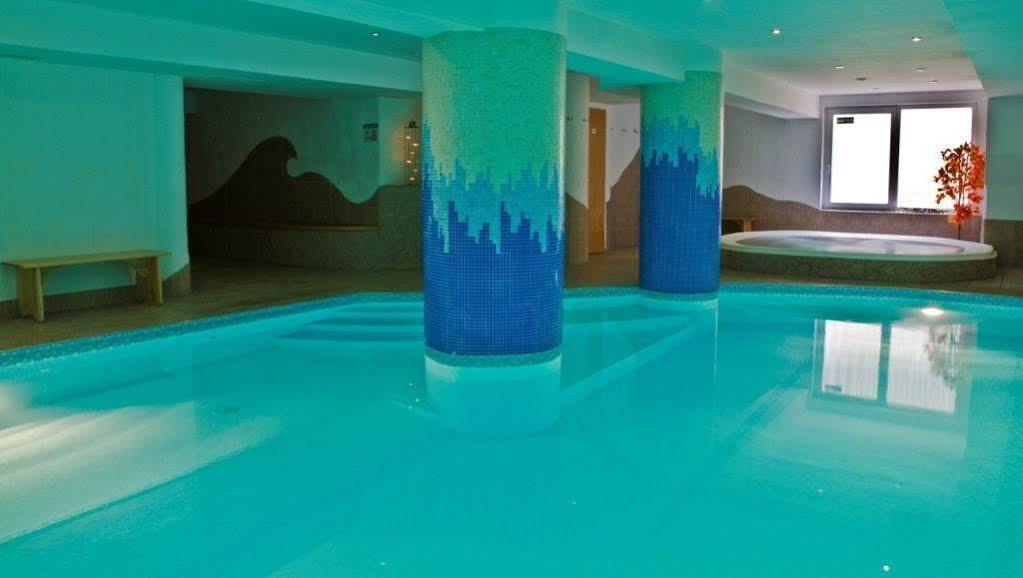Plejsy Hotel Krompachy Buitenkant foto