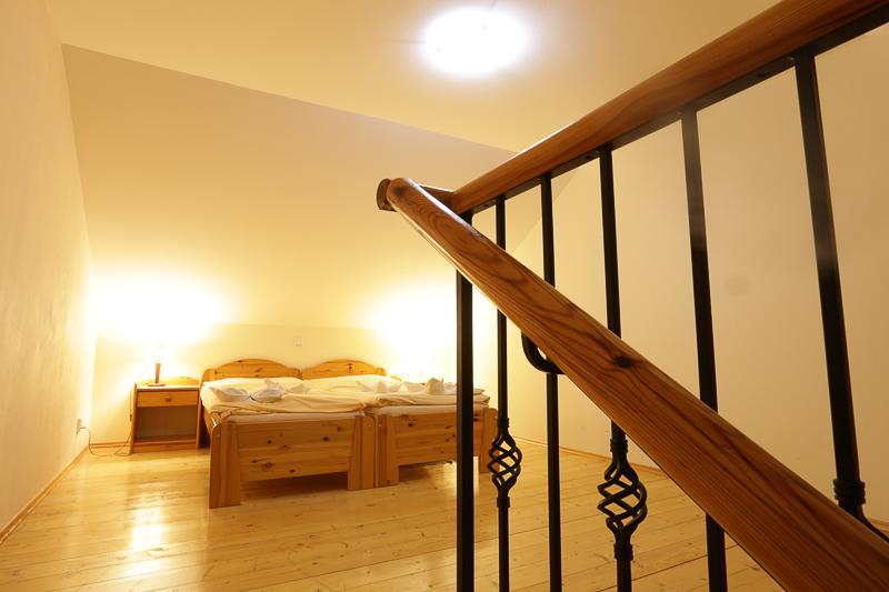 Plejsy Hotel Krompachy Buitenkant foto